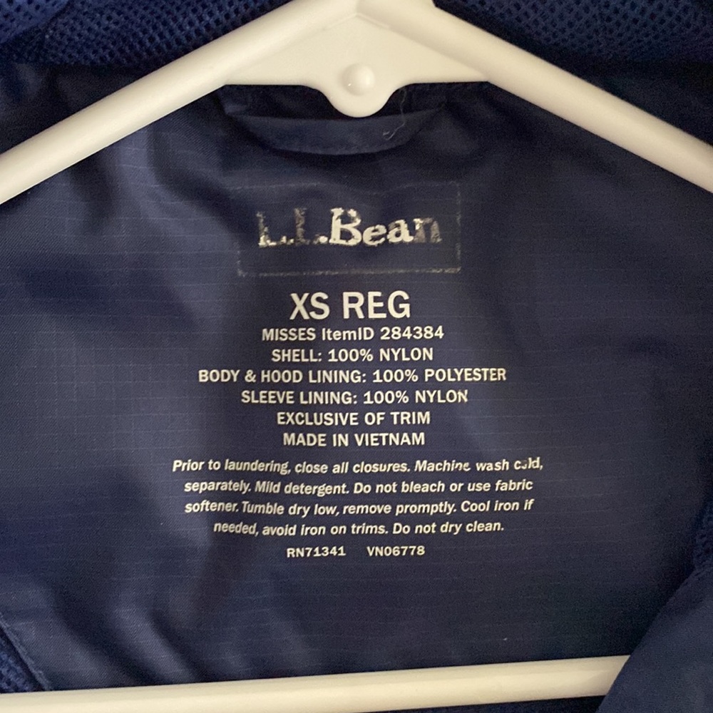 L.L. Bean raincoat - Picture 4 of 4